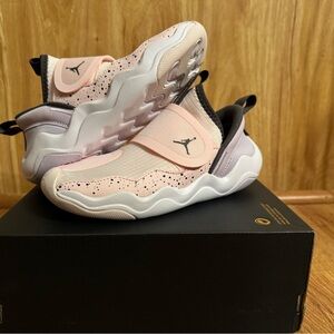 Jordan Kids' 23/7 TD pink wash/ midnight fog Sneakers, size 1.5Y